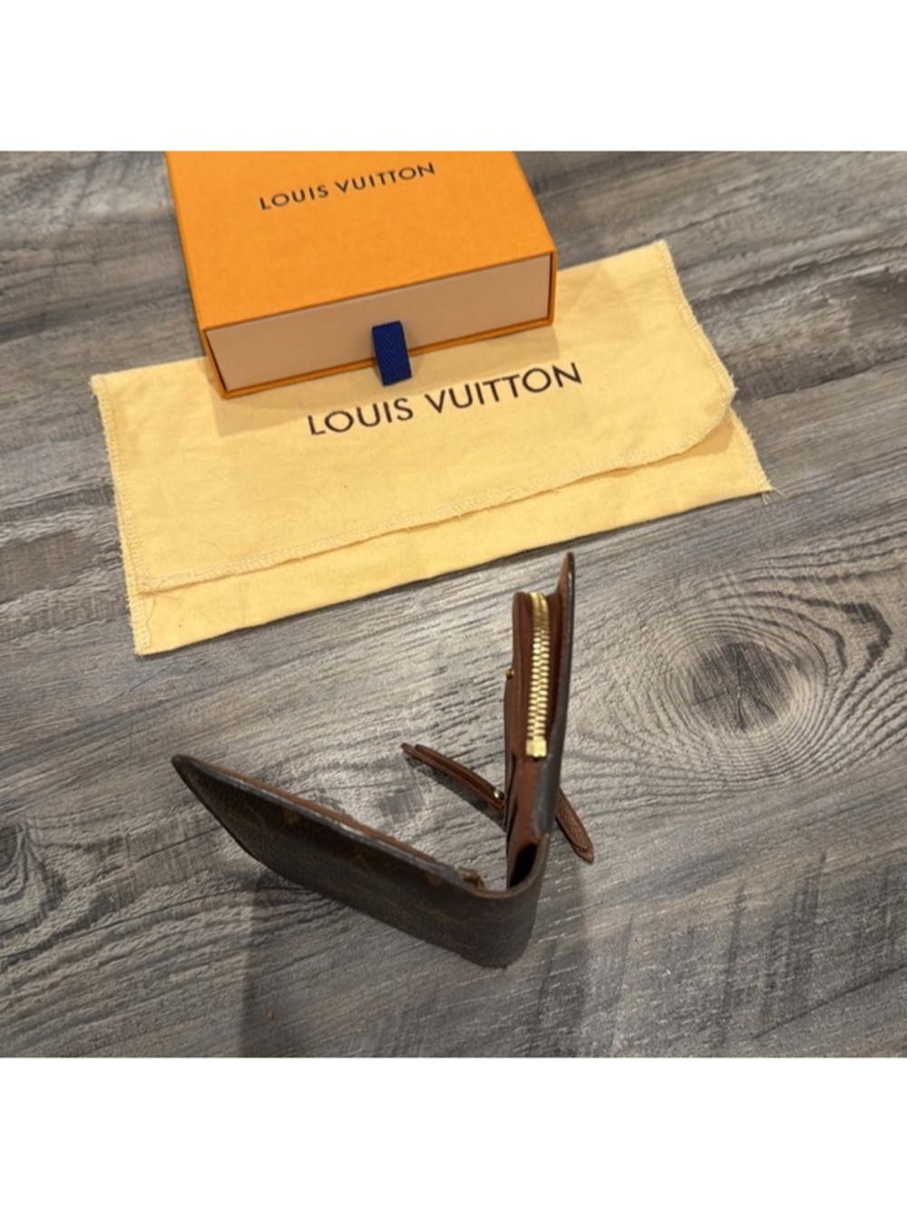 LOUIS VUITTON Mini “Insolite” Wallet in Monogram Canvas - Picture 14 of 14